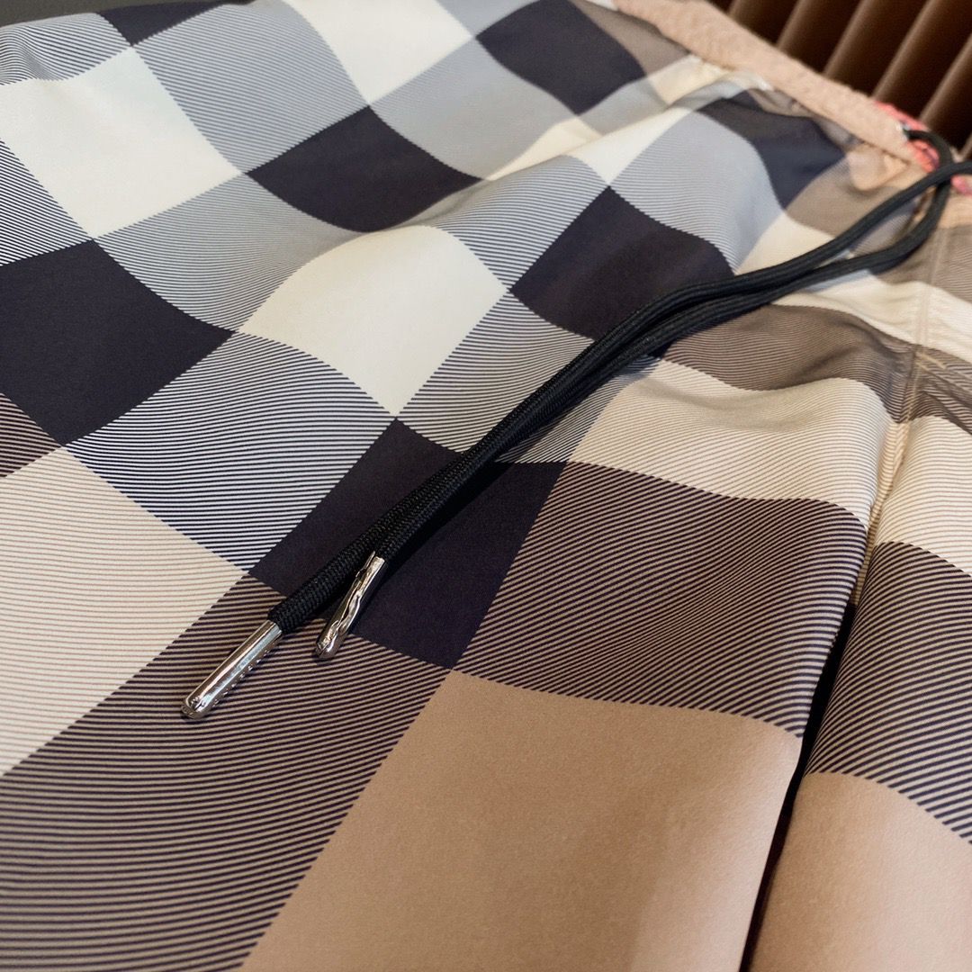 Beach pants summer quick drying shorts thin loose and casual large shorts 090101