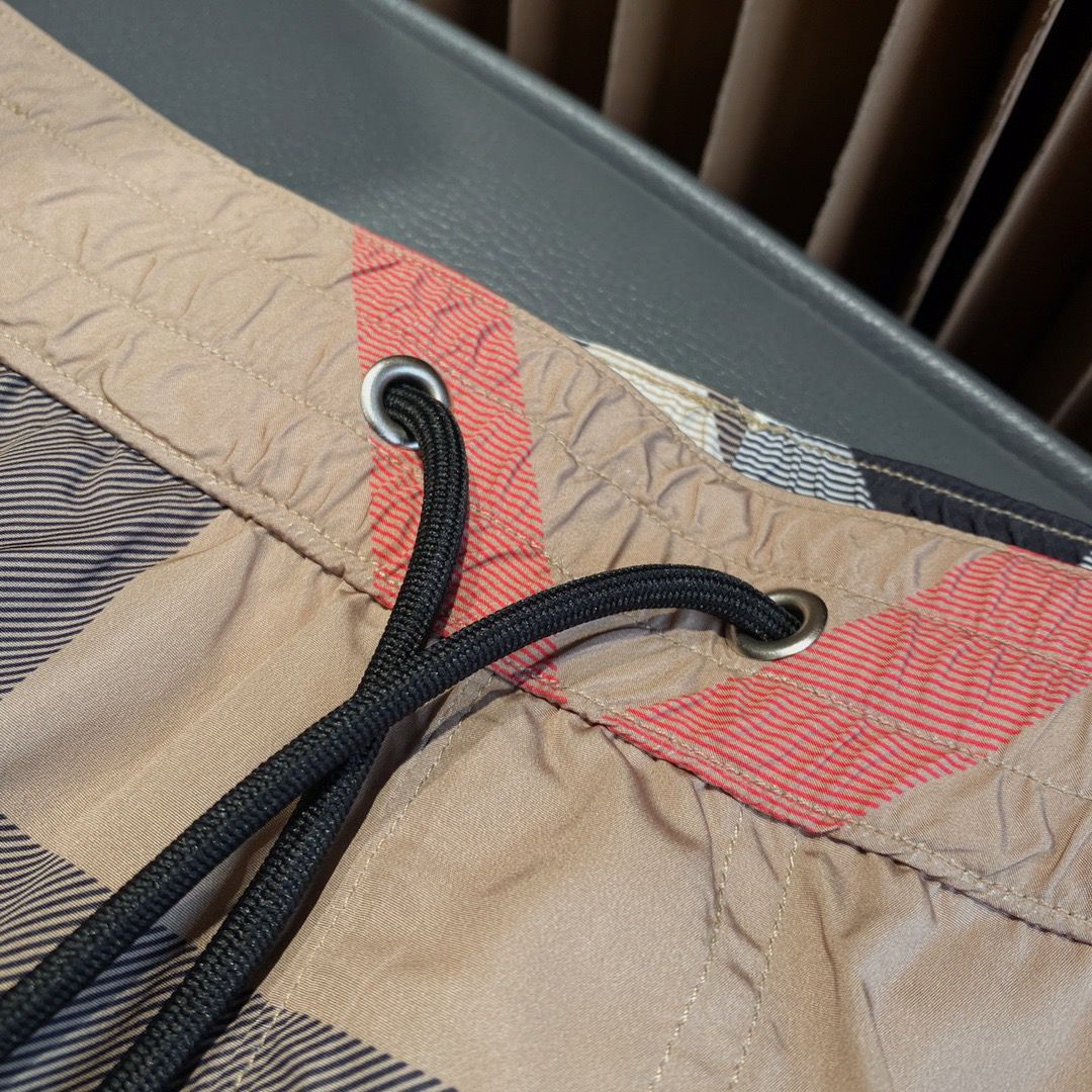 Beach pants summer quick drying shorts thin loose and casual large shorts 090101