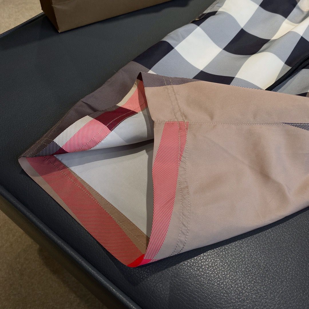 Beach pants summer quick drying shorts thin loose and casual large shorts 090101