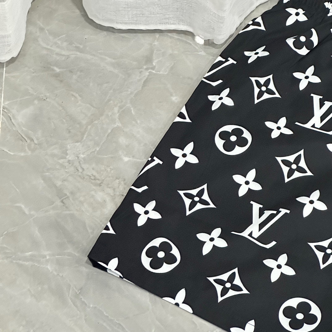 Beach pants summer quick drying shorts thin loose and casual large shorts 47