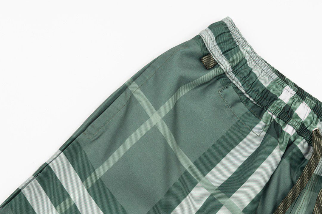 Beach pants summer quick drying shorts thin loose and casual large shorts 090104